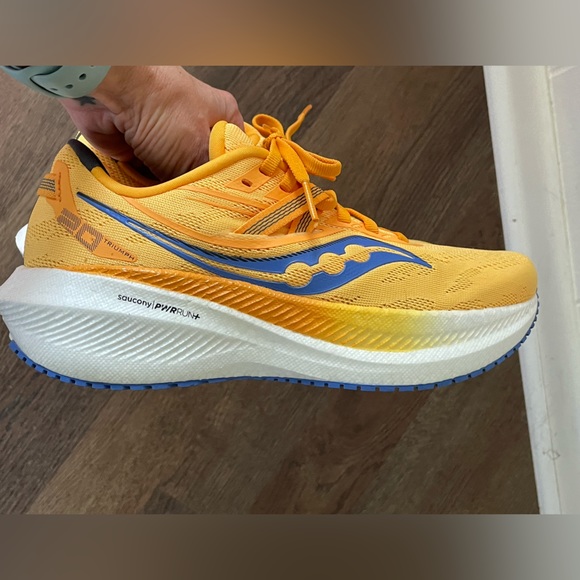 Saucony Women’s Triumph 20 Running Shoes, Gold/Horizon. - Picture 7 of 9